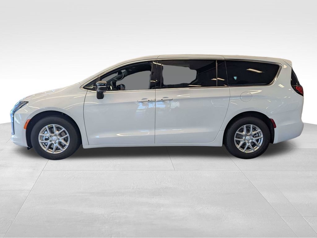 New 2027 Chrysler Pacifica Select w/ Family Tech Group FWD image 5