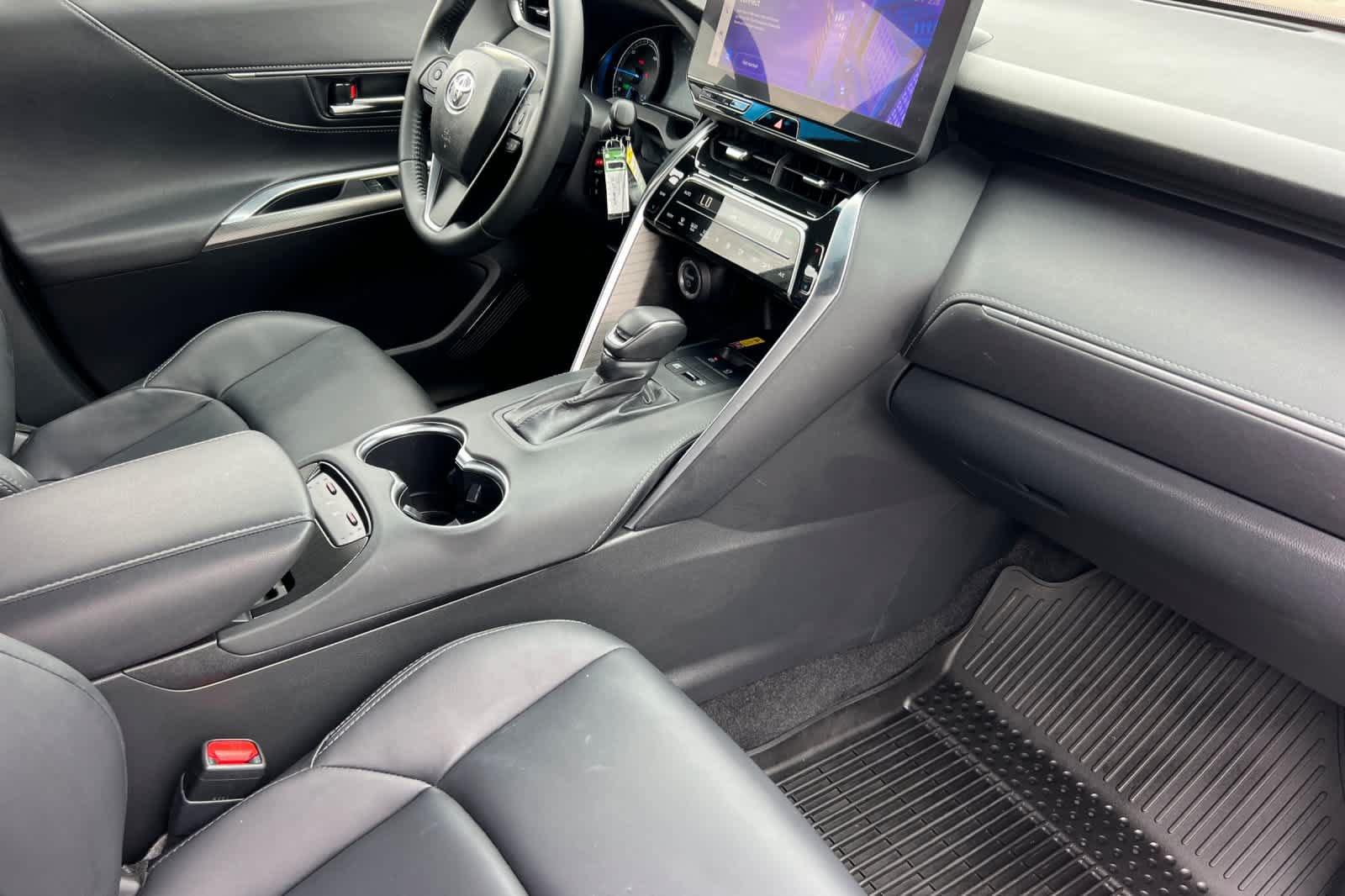 Certified 2023 Toyota Venza XLE AWD/4WD image 17