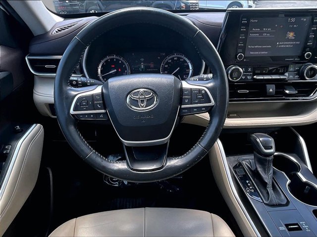 Used 2022 Toyota Highlander XLE FWD image 7