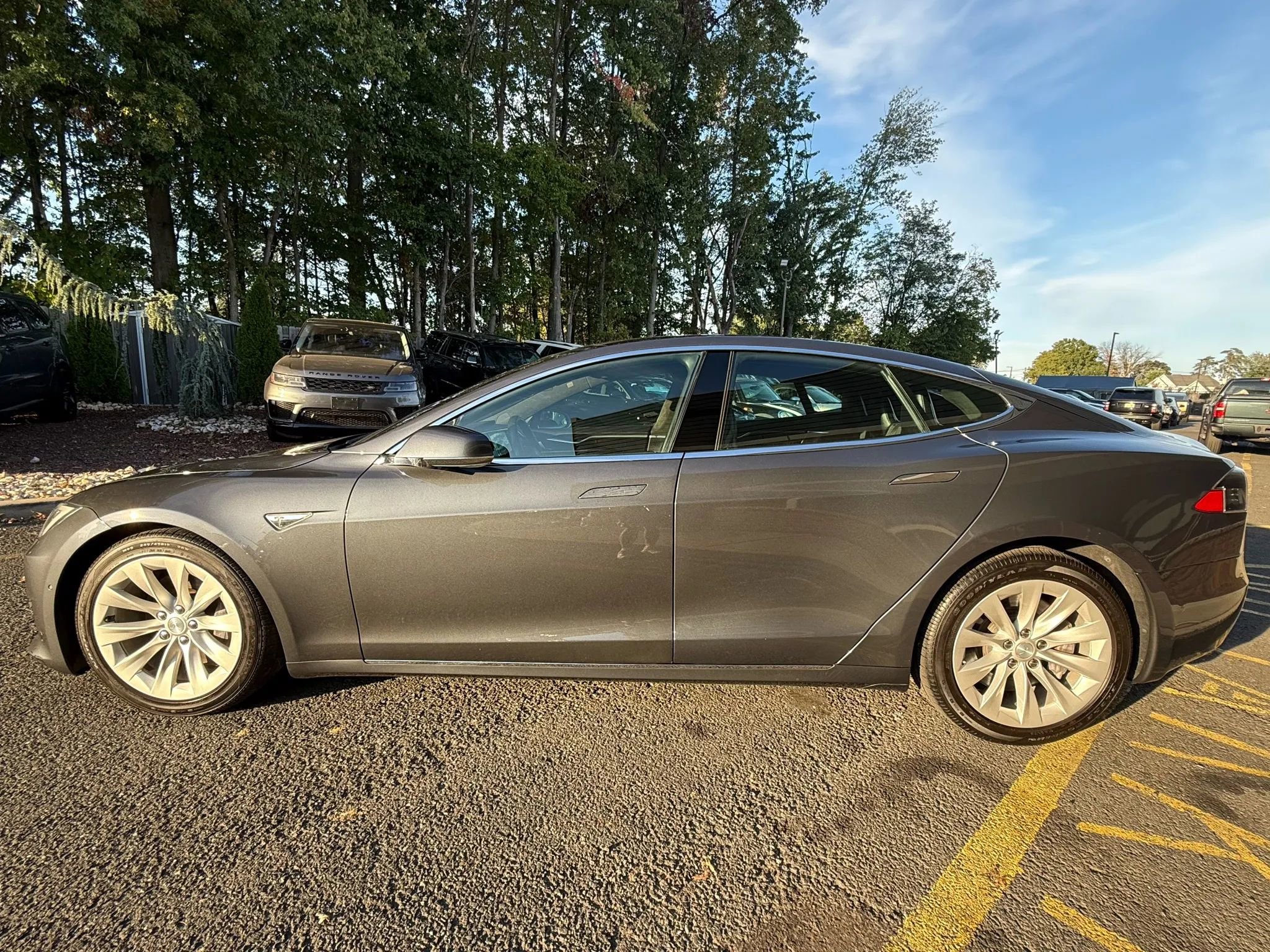 Used 2016 Tesla Model S 75 image 3