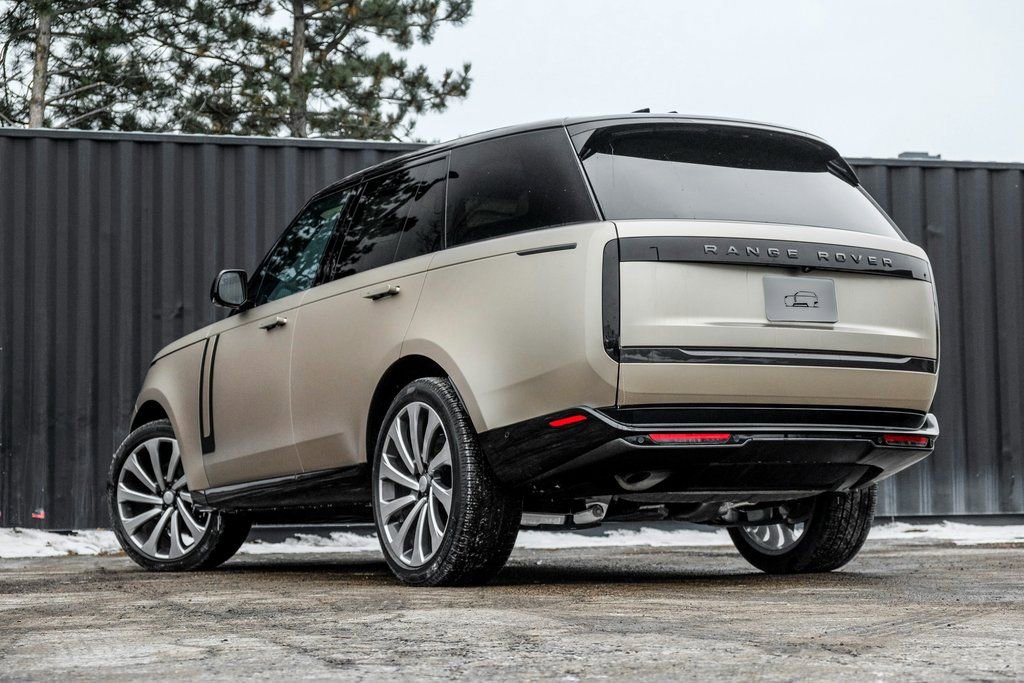 New 2025 Land Rover Range Rover SE image 2