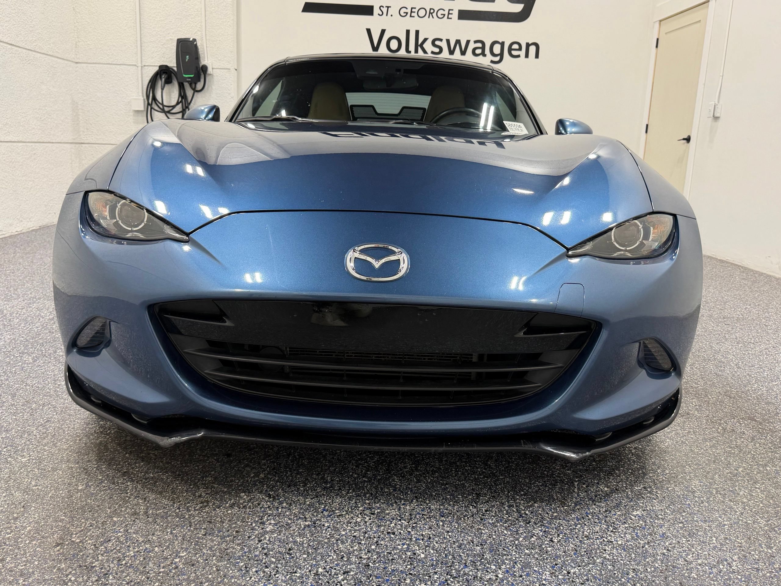Used 2020 MAZDA MX-5 Miata Grand Touring w/ Appearance Package RWD image 10
