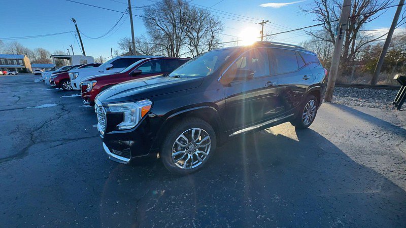 Used 2022 GMC Terrain Denali w/ Denali Premium Package image 4