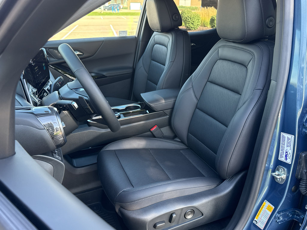 New 2027 Chevrolet Equinox LT w/ Convenience Package II AWD/4WD image 11
