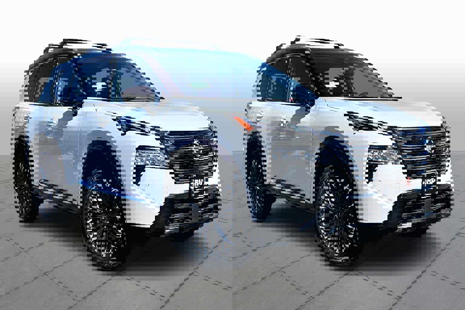 New 2026 Nissan Rogue Platinum image 2