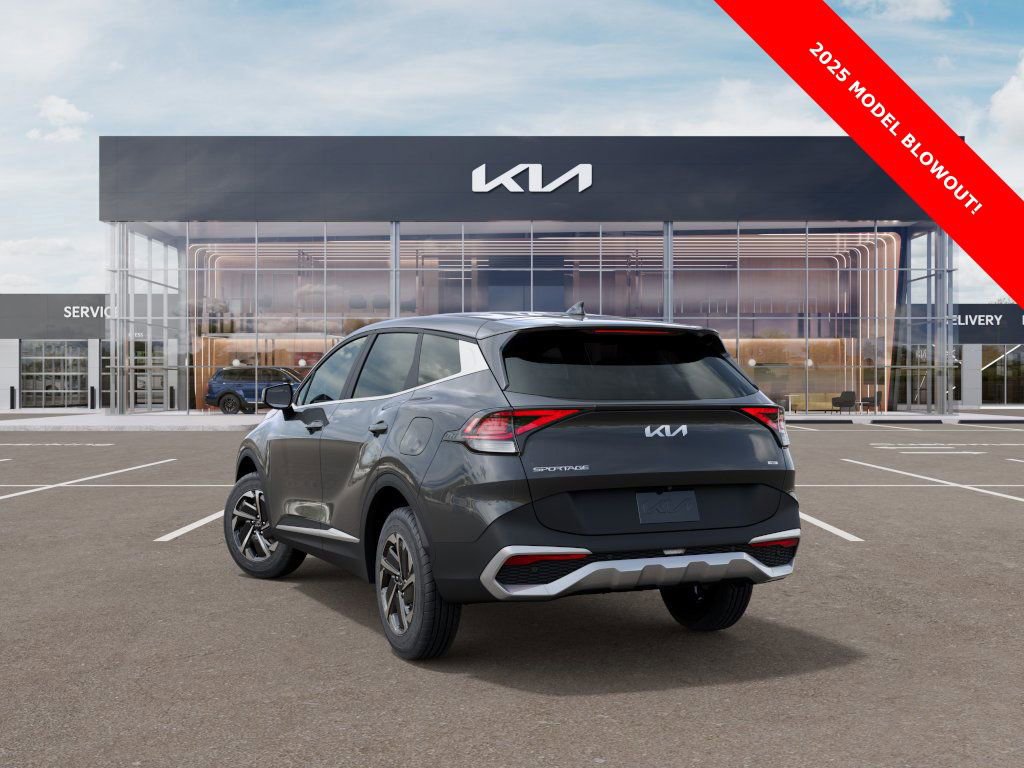 Used 2025 Kia Sportage LX AWD/4WD image 4
