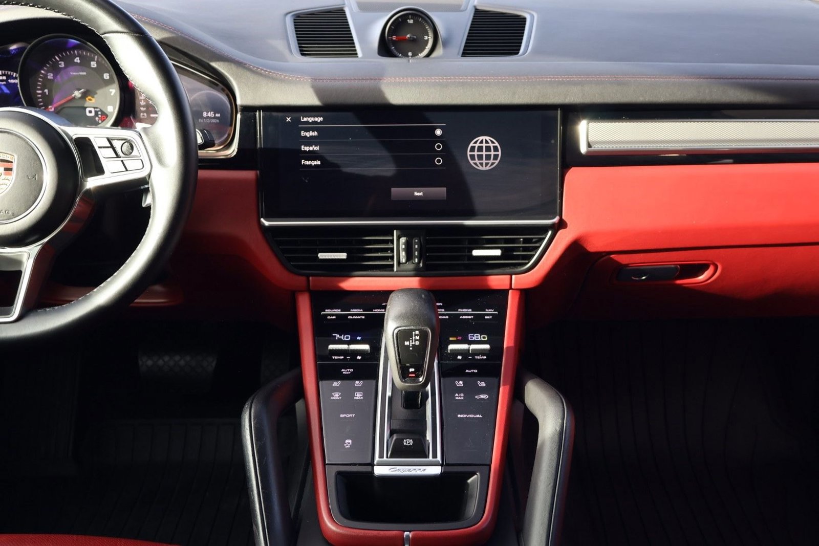 Certified 2023 Porsche Cayenne Platinum Edition image 21