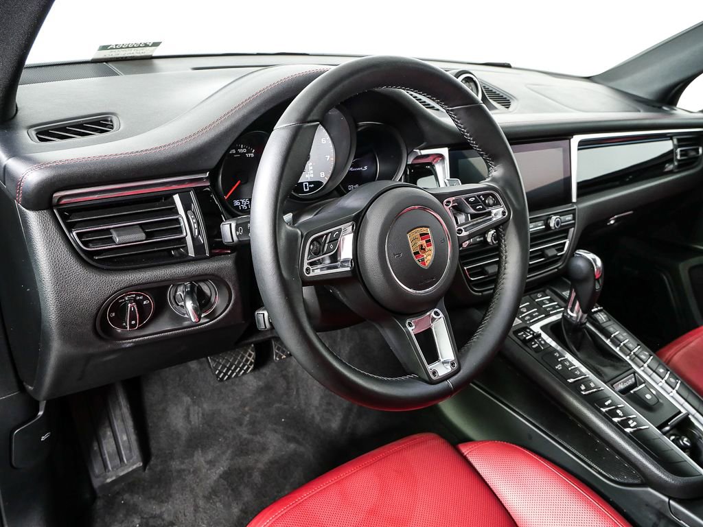 Certified 2021 Porsche Macan S image 4
