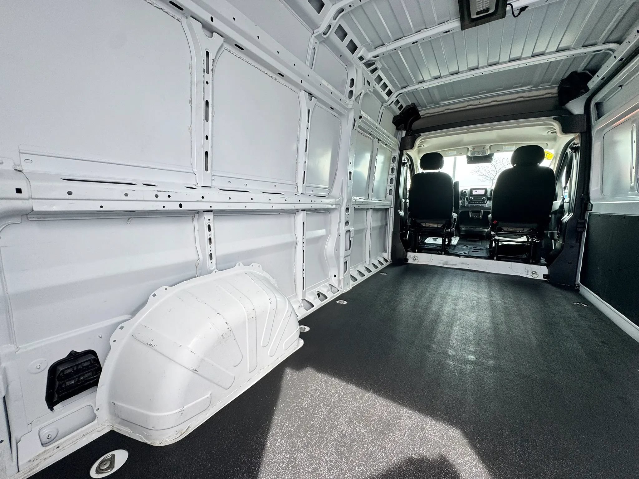Used 2025 RAM ProMaster 2500 w/ Convenience Group FWD image 27