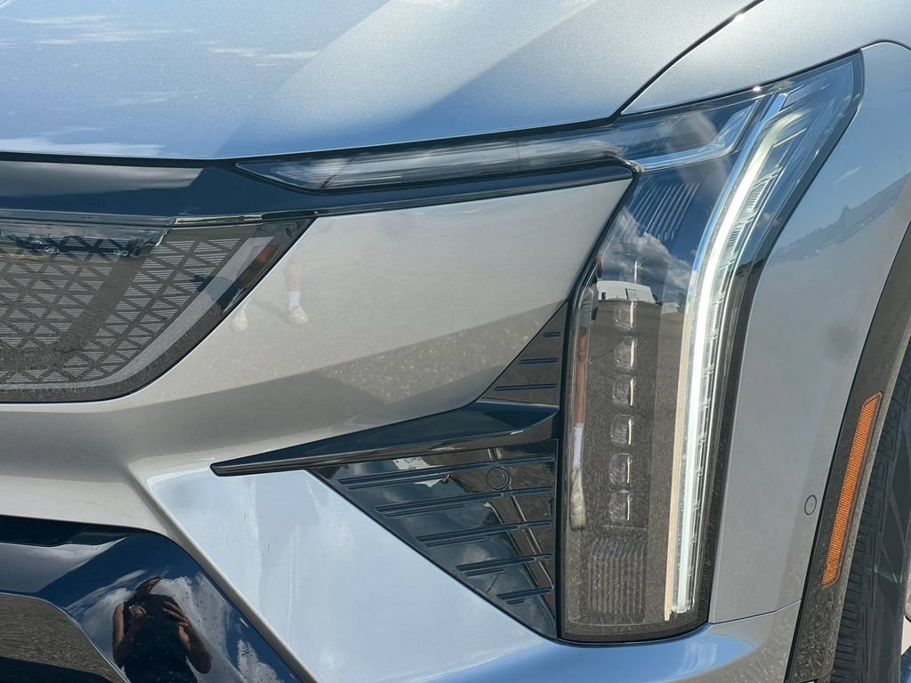 New 2027 Cadillac Optiq Sport w/ LPO, Floor Liner Package AWD/4WD image 32