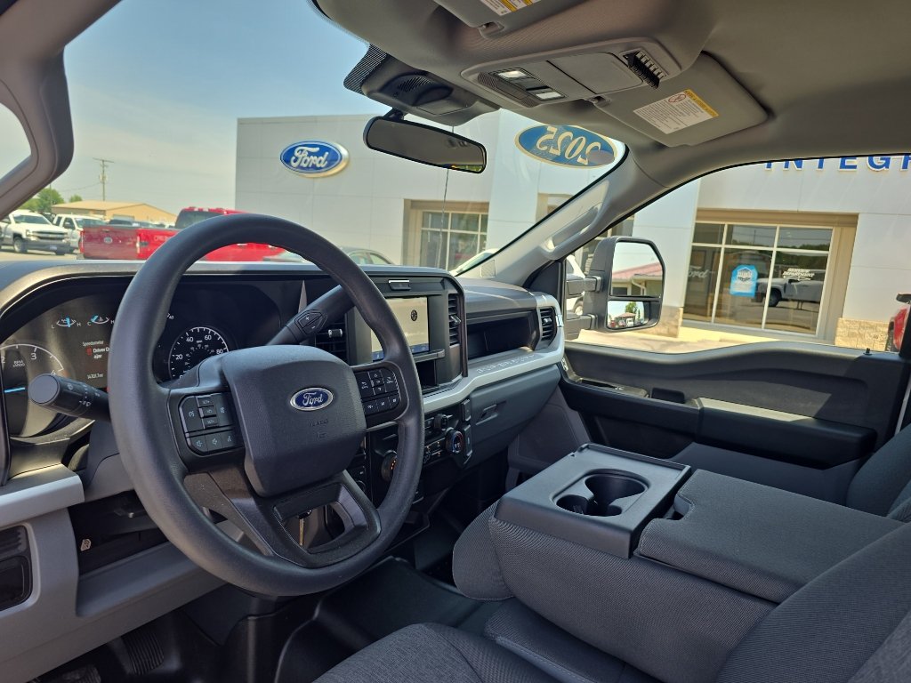 Used 2025 Ford F250 XL AWD/4WD image 19