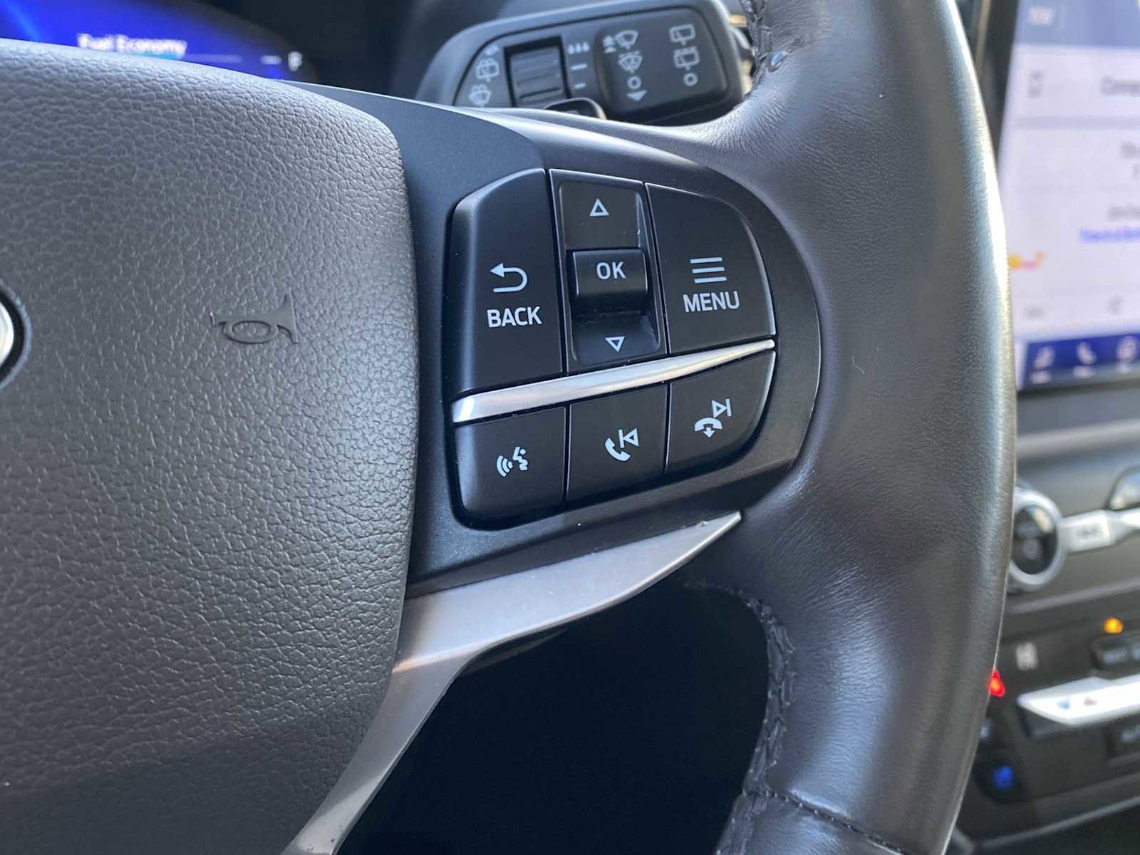 Used 2020 Ford Explorer Platinum w/ Premium Technology Package image 24