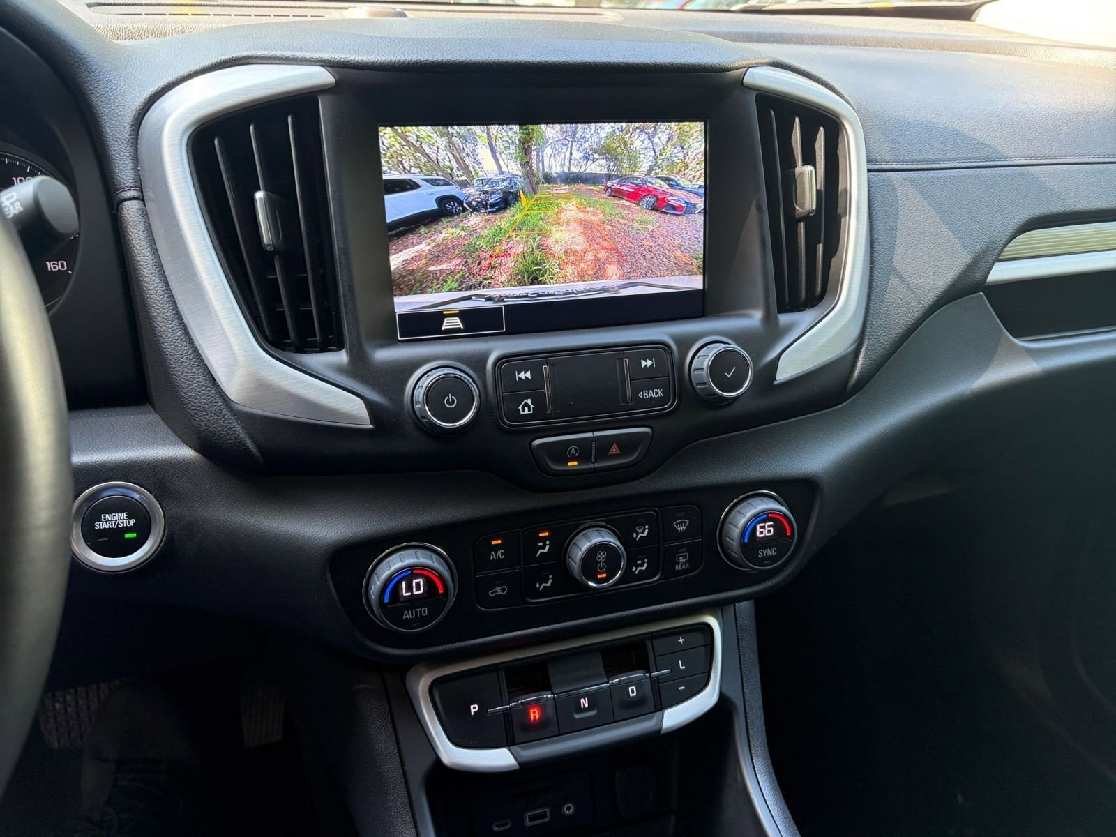 Used 2024 GMC Terrain SLT AWD/4WD image 25