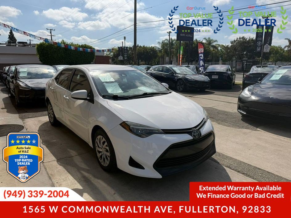 Used 2017 Toyota Corolla LE w/ Carpet Mat Package (TMS) FWD image 12
