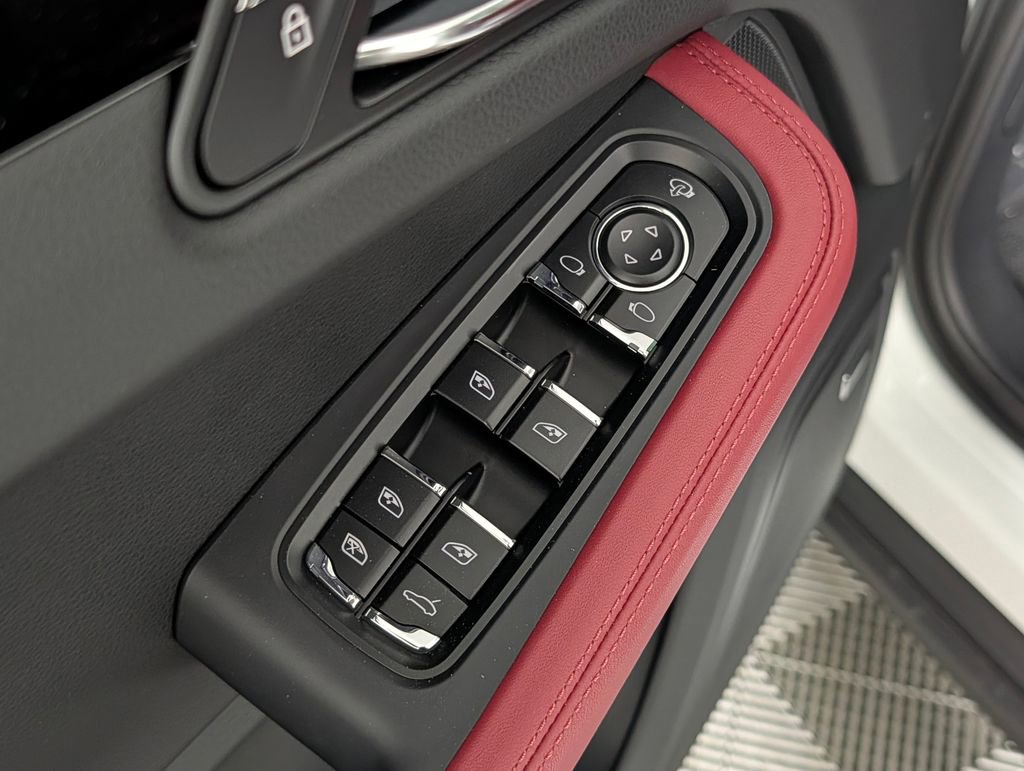 New 2026 Porsche Macan image 27