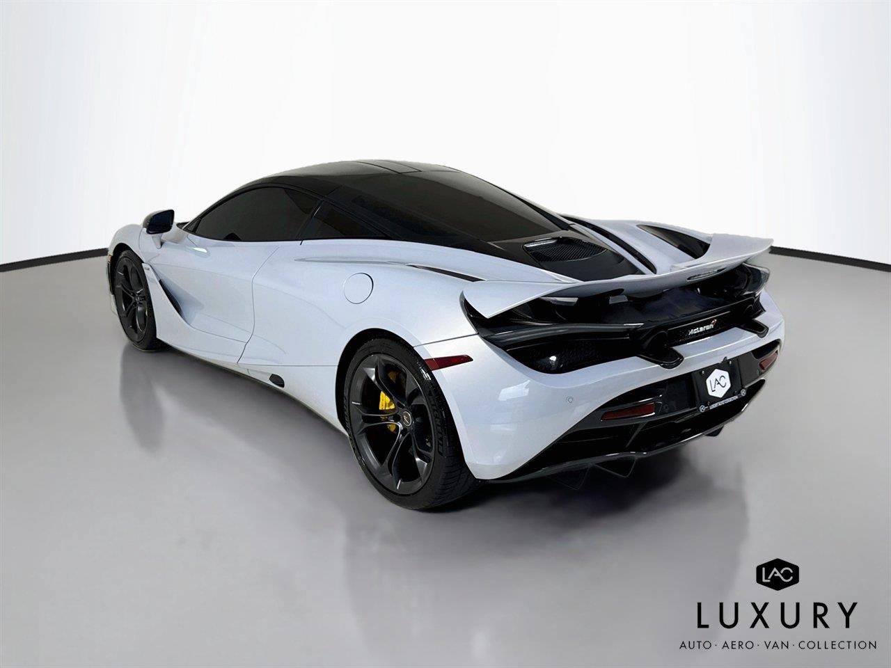 Used 2018 McLaren 720S Performance RWD image 7