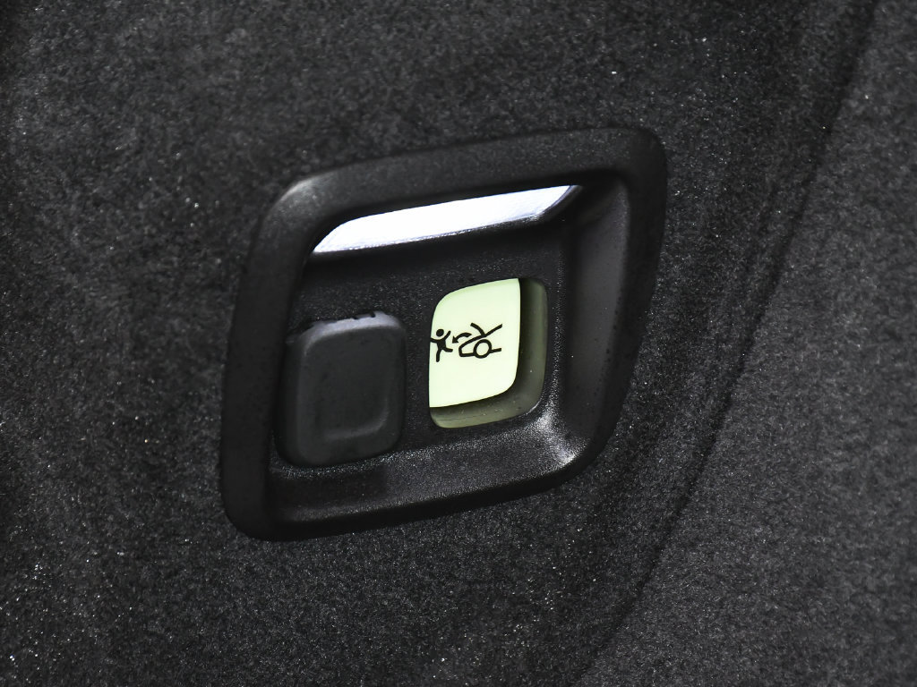 Used 2023 Chevrolet Corvette Stingray Premium Cpe w/ Body-Color Dual Roof Package RWD image 67