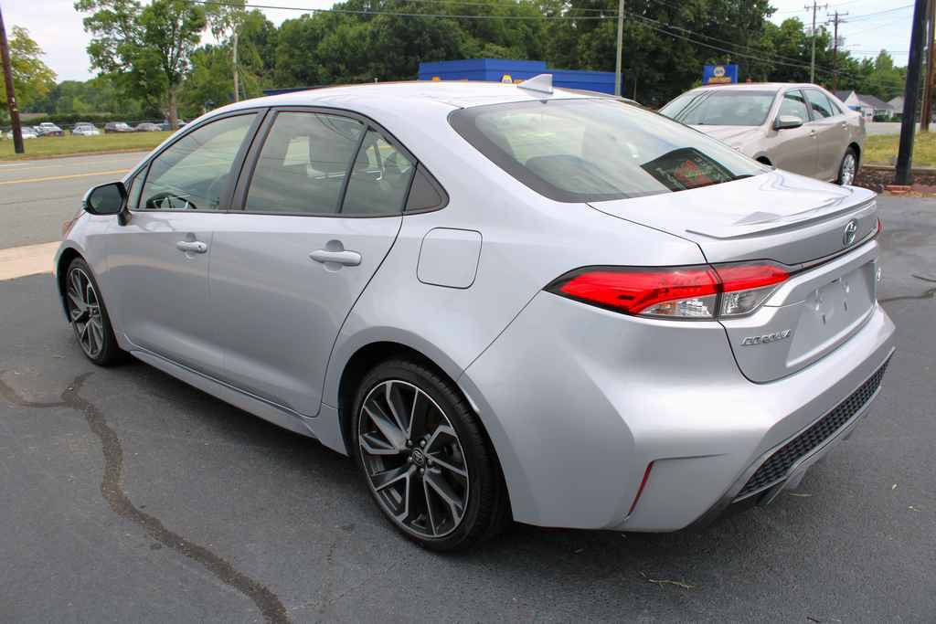 Used 2022 Toyota Corolla SE FWD image 8