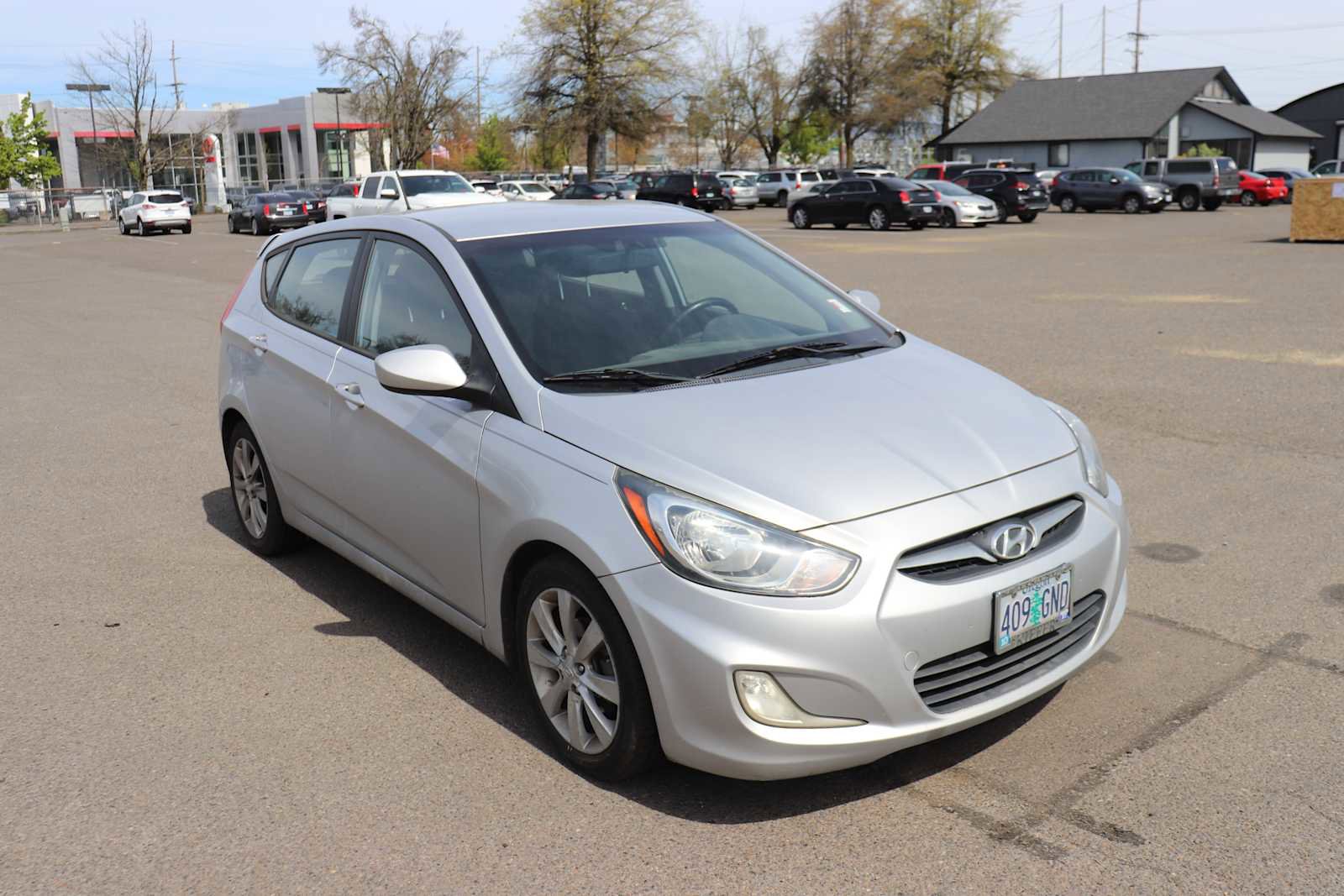 Used 2012 Hyundai Accent SE image 3