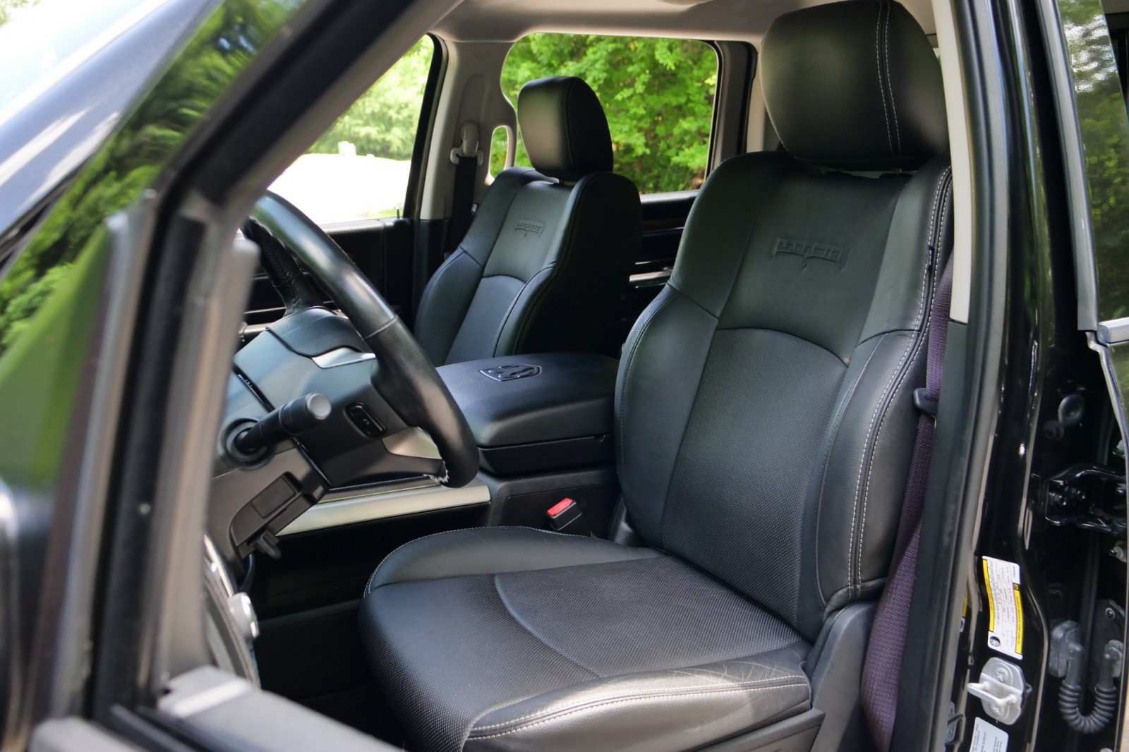Used 2015 RAM 2500 Laramie AWD/4WD image 3