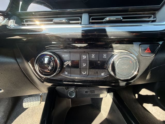 Used 2024 Chevrolet Trax RS FWD image 24