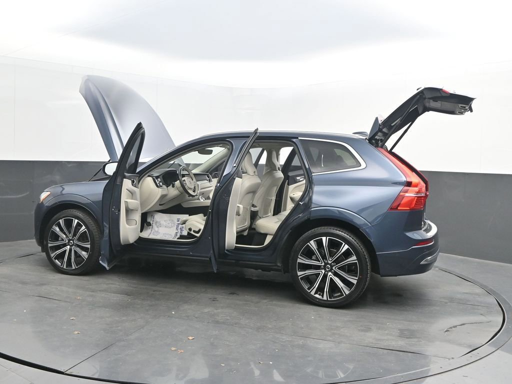 Certified 2023 Volvo XC60 B5 Ultimate w/ Protection Package Premier image 40