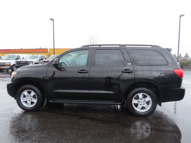 Used 2017 Toyota Sequoia SR5 AWD/4WD image 4
