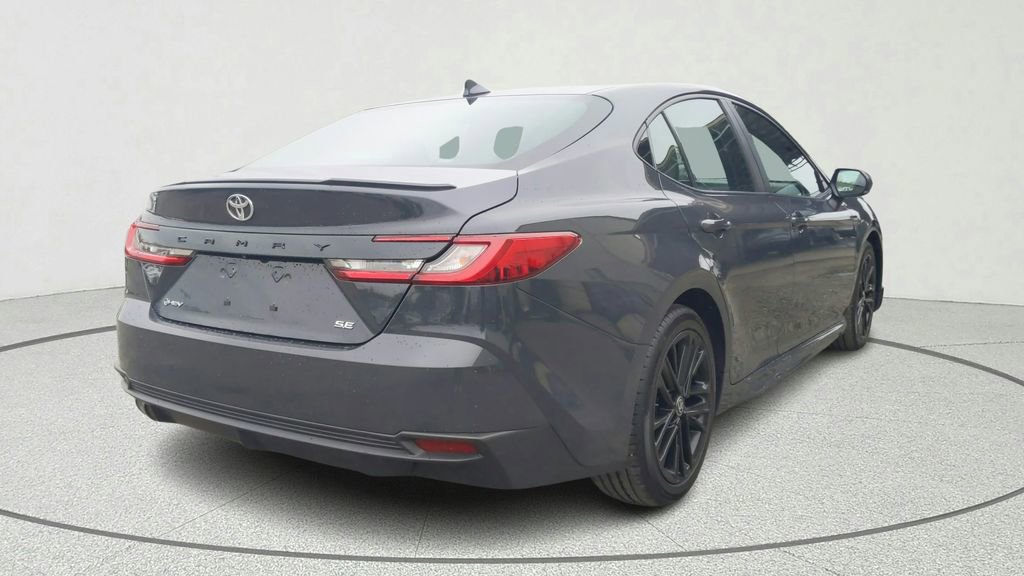 Used 2025 Toyota Camry SE image 6