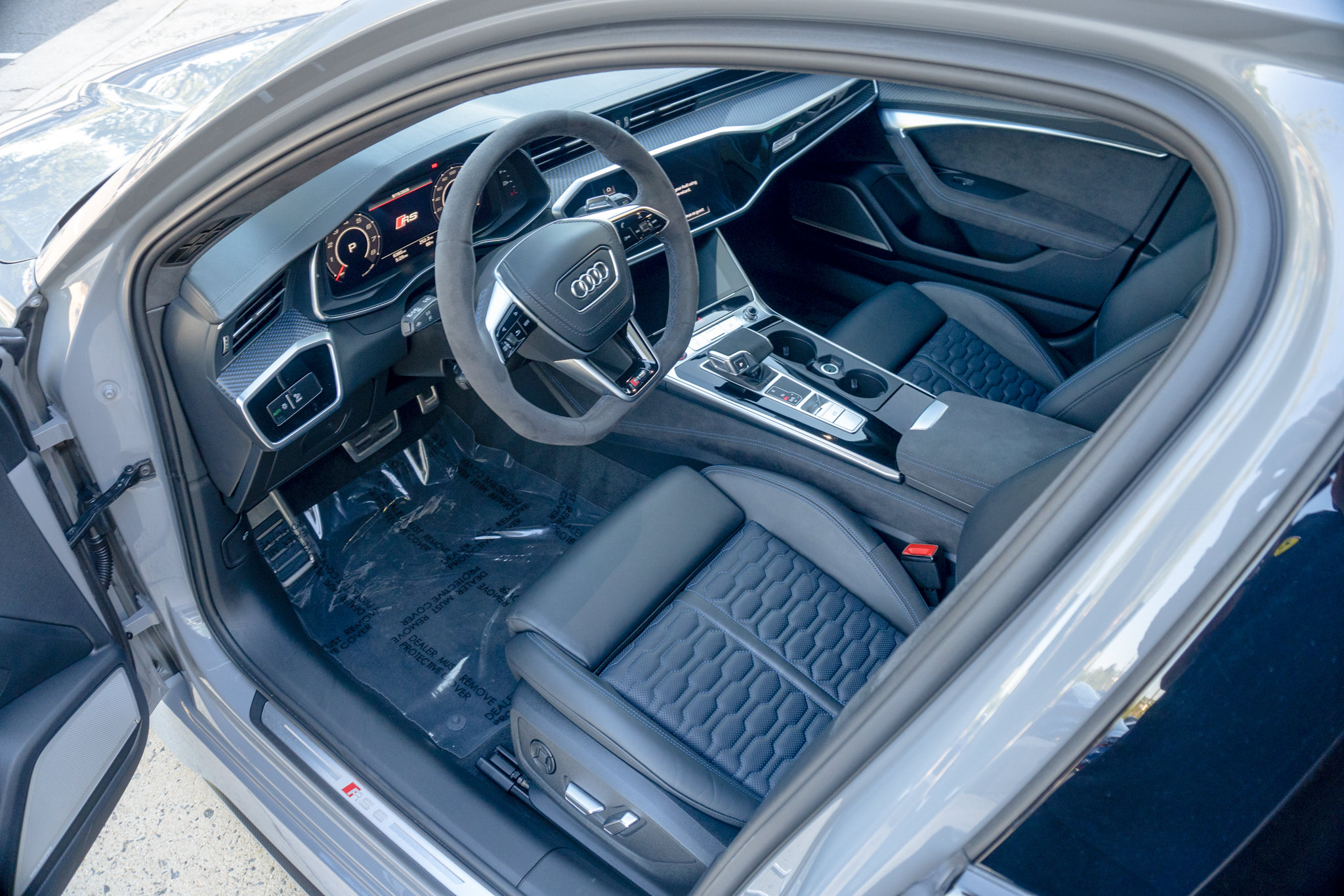 Used 2025 Audi RS 6 performance w/ Matte Carbon Package AWD/4WD image 12