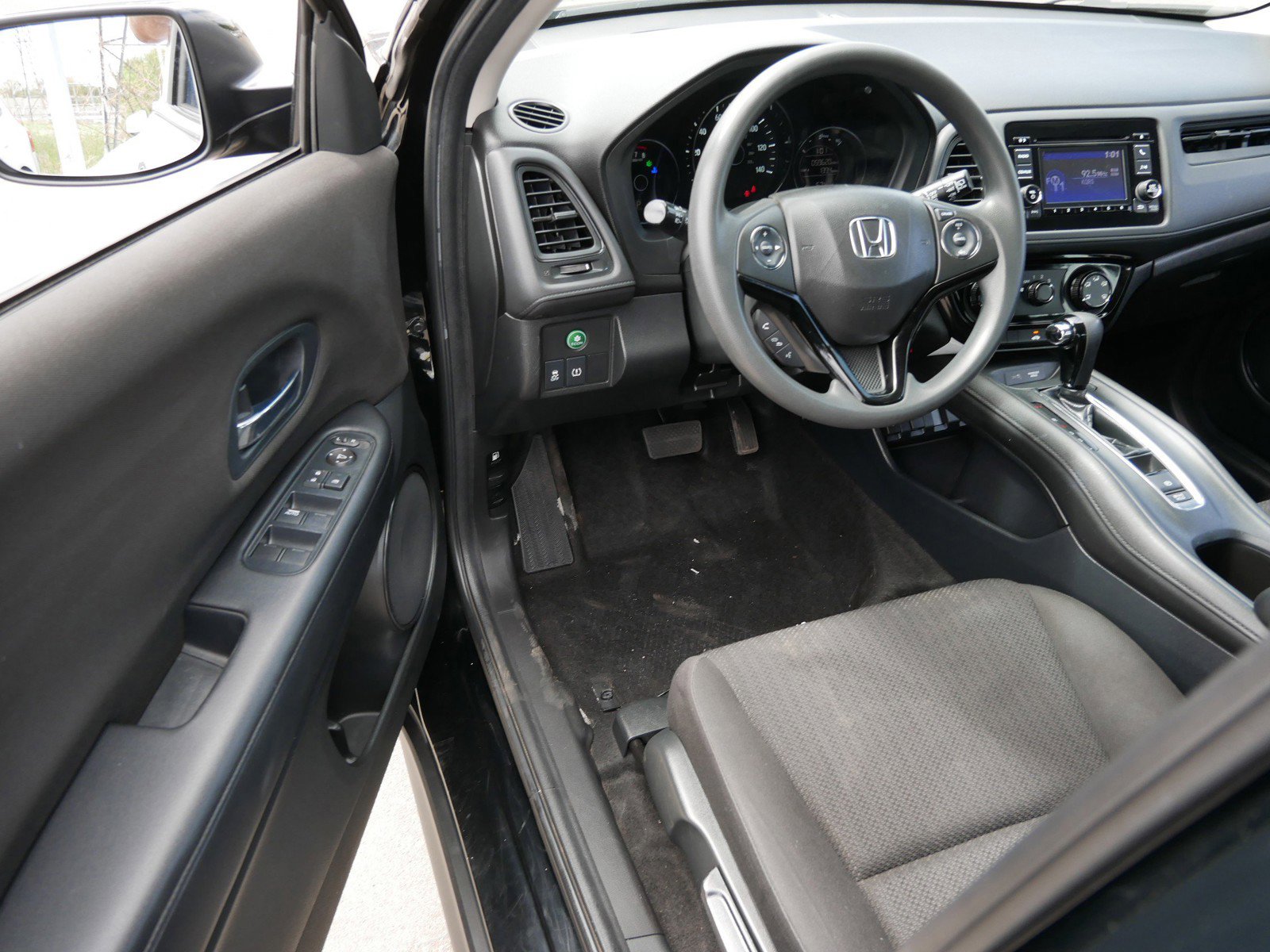 Used 2016 Honda HR-V LX image 10