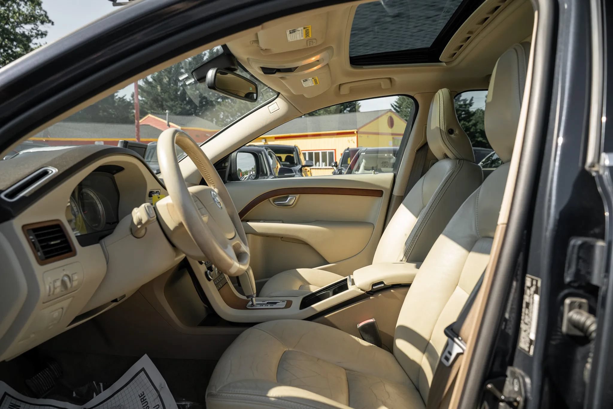 Used 2010 Volvo XC70 3.2 AWD/4WD image 7