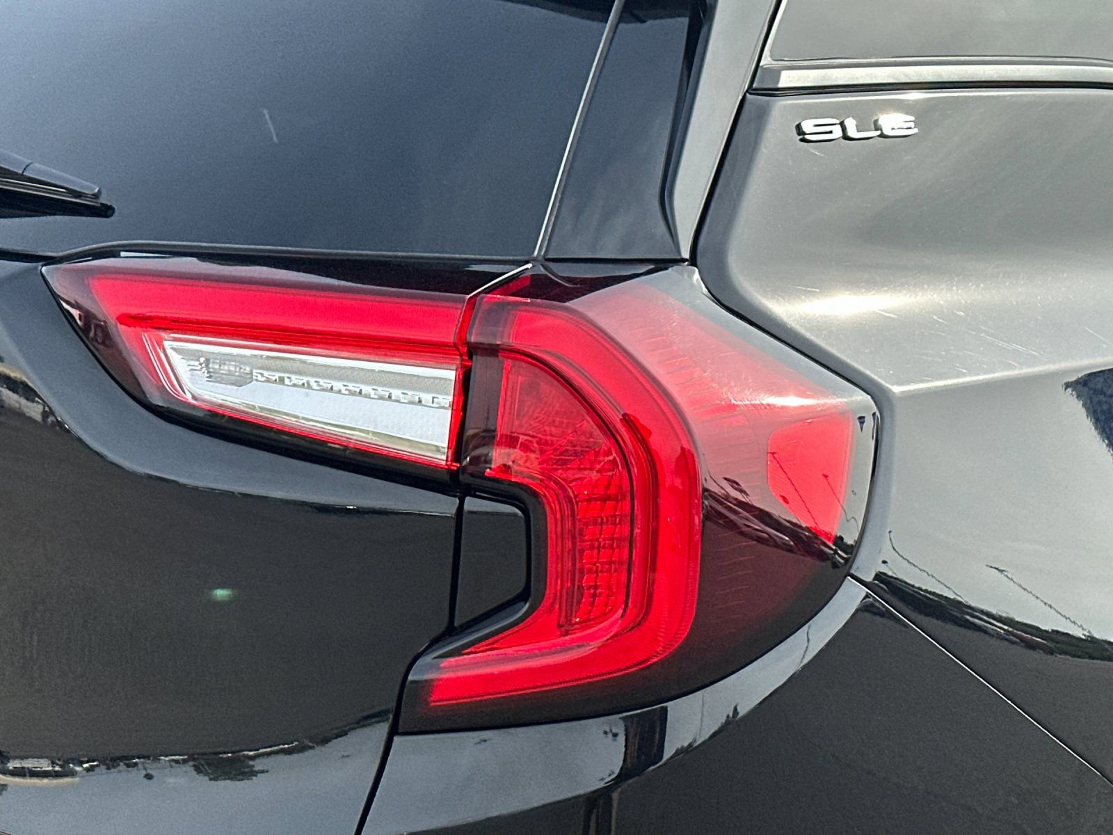 Used 2024 GMC Terrain SLE image 25