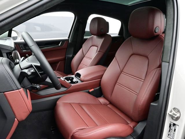 New 2026 Porsche Cayenne GTS image 5