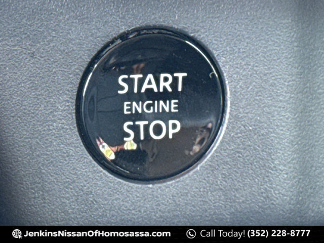 Certified 2025 Nissan Rogue SL FWD image 49