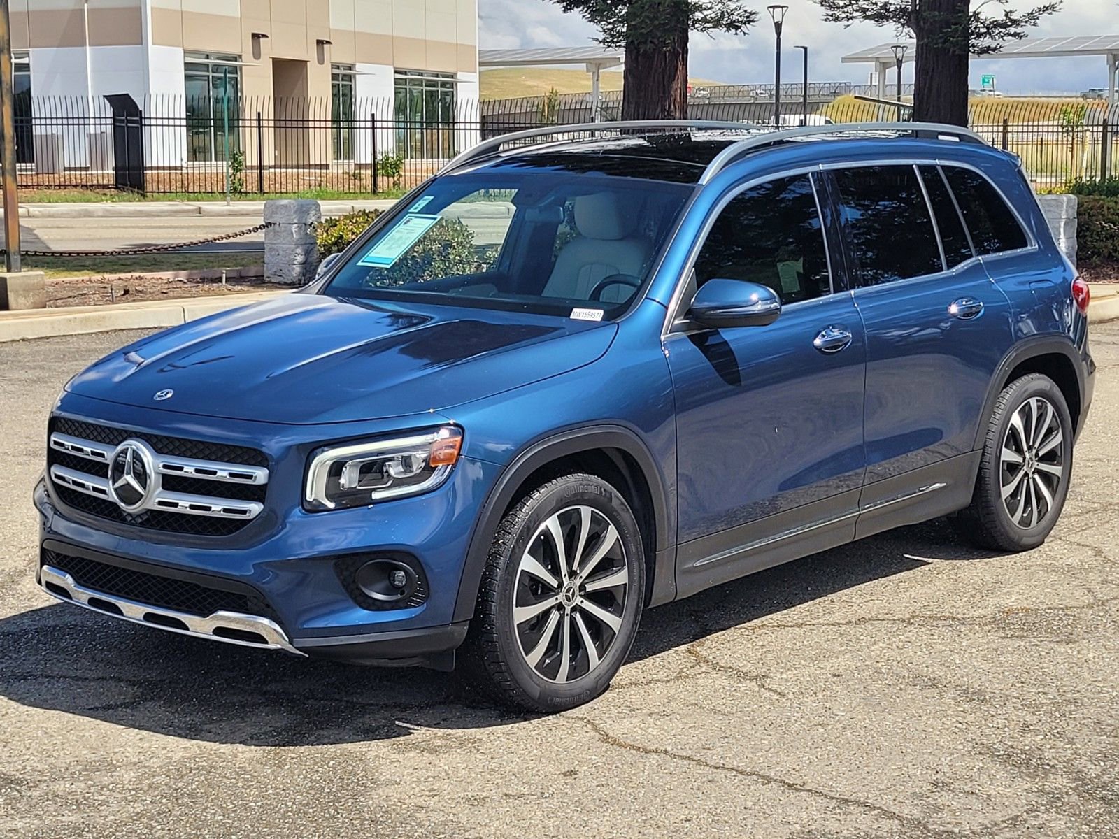 Used 2021 Mercedes-Benz GLB 250 4MATIC image 8