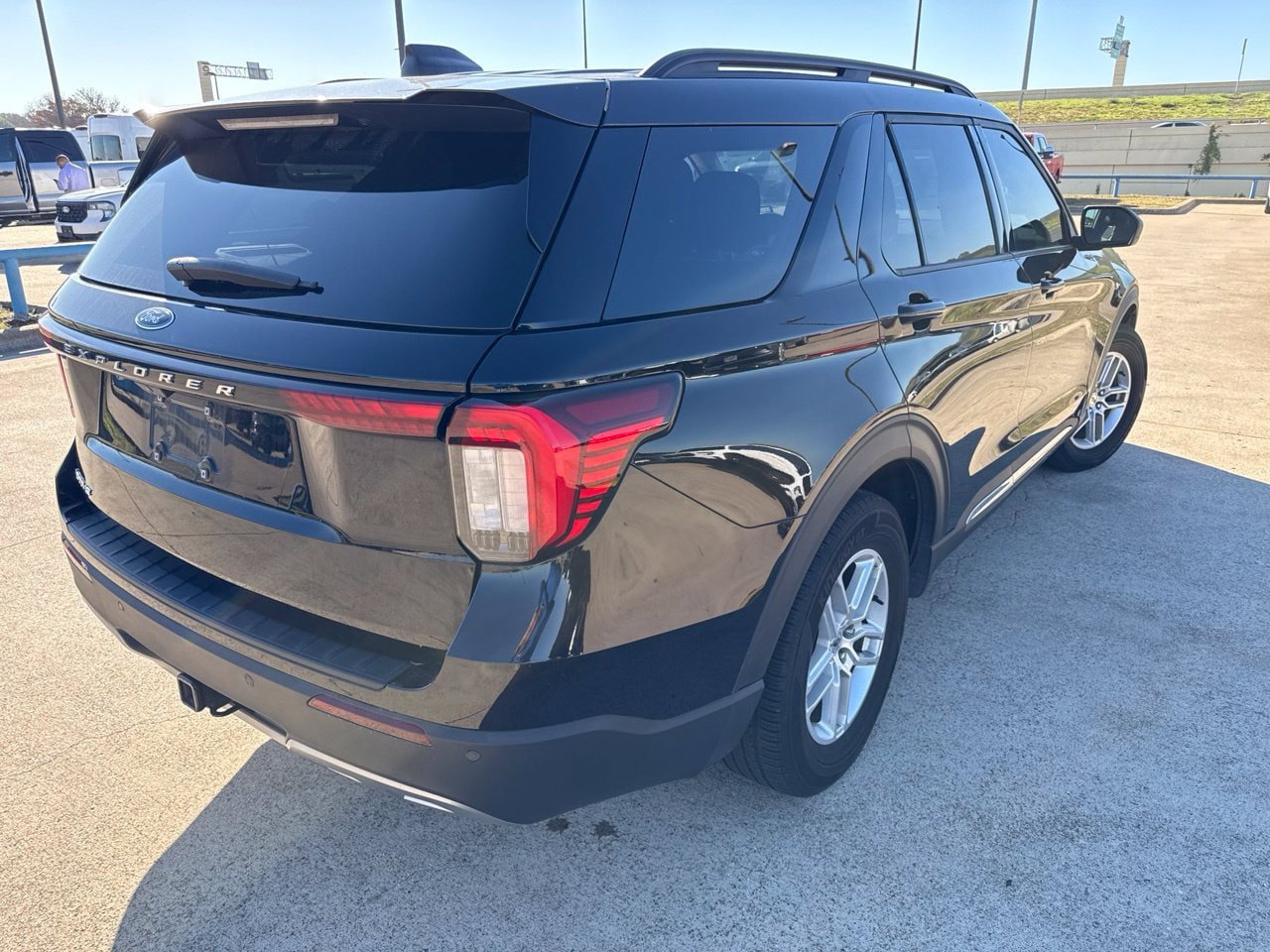 Used 2025 Ford Explorer Active w/ Active Comfort Package RWD image 11