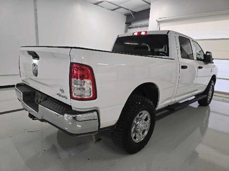 Used 2024 RAM 2500 Tradesman w/ Chrome Appearance Group AWD/4WD image 9