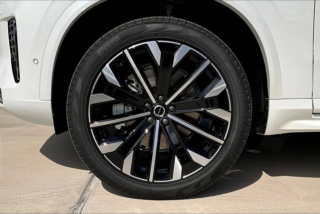 New 2026 Volvo XC90 B6 Ultra w/ Protection Package AWD/4WD image 17