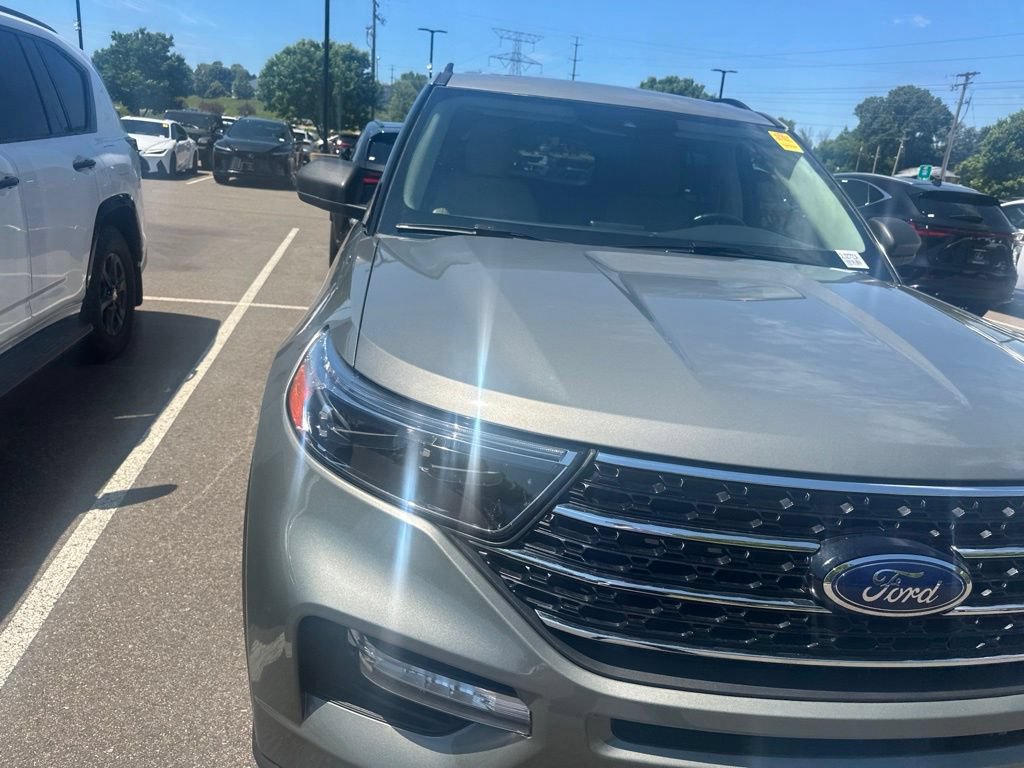 Used 2020 Ford Explorer XLT w/ Equipment Group 202A AWD/4WD image 21