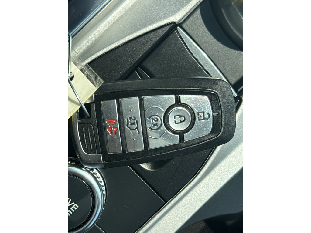 Used 2022 Ford Explorer XLT w/ Equipment Group 202A AWD/4WD image 40