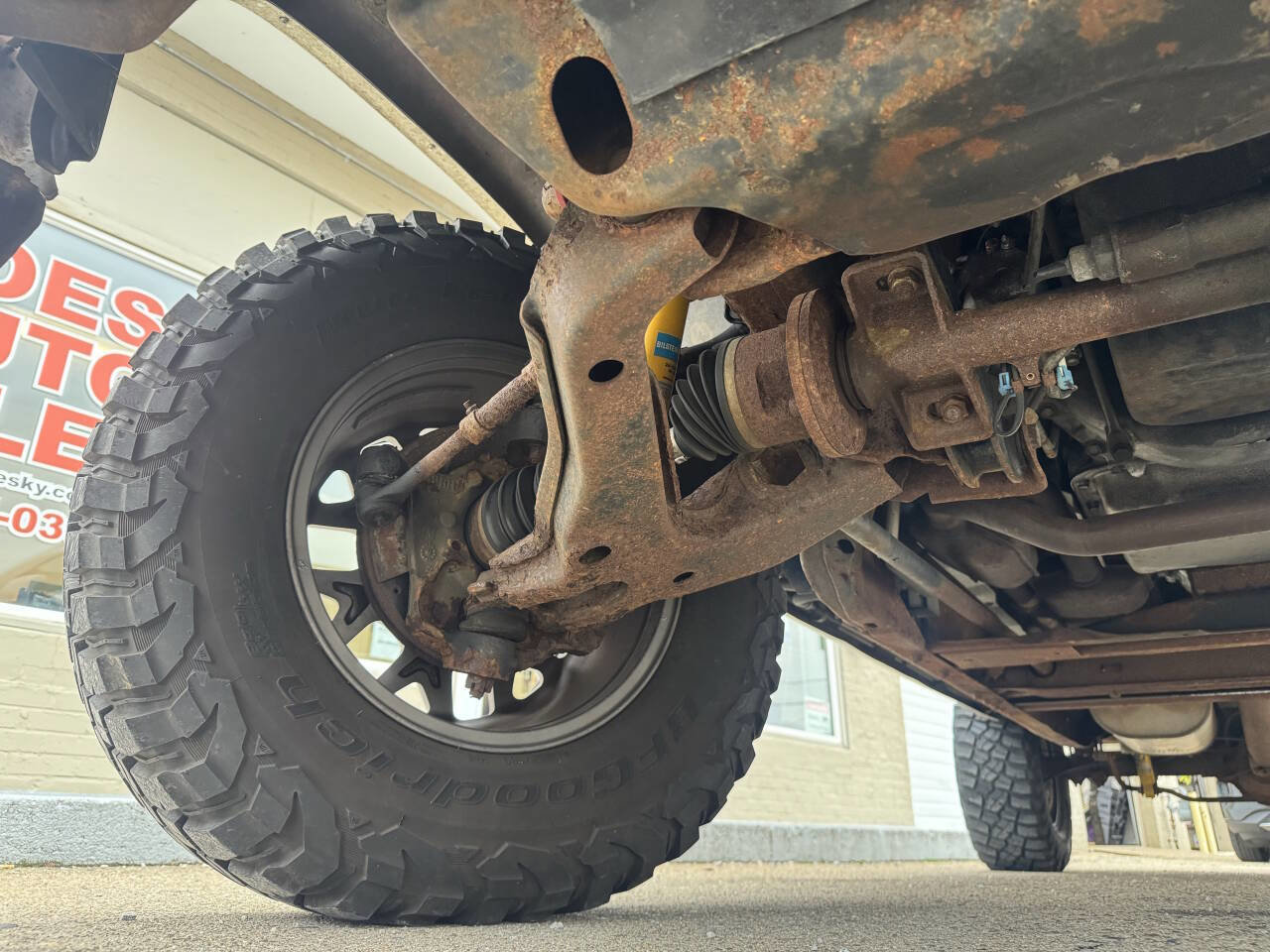 Used 1996 GMC Suburban 4WD image 23