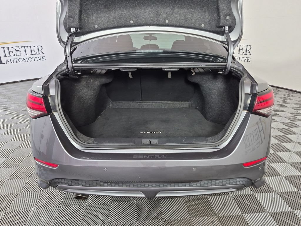 Used 2022 Nissan Sentra SR w/ Trunk Package FWD image 32