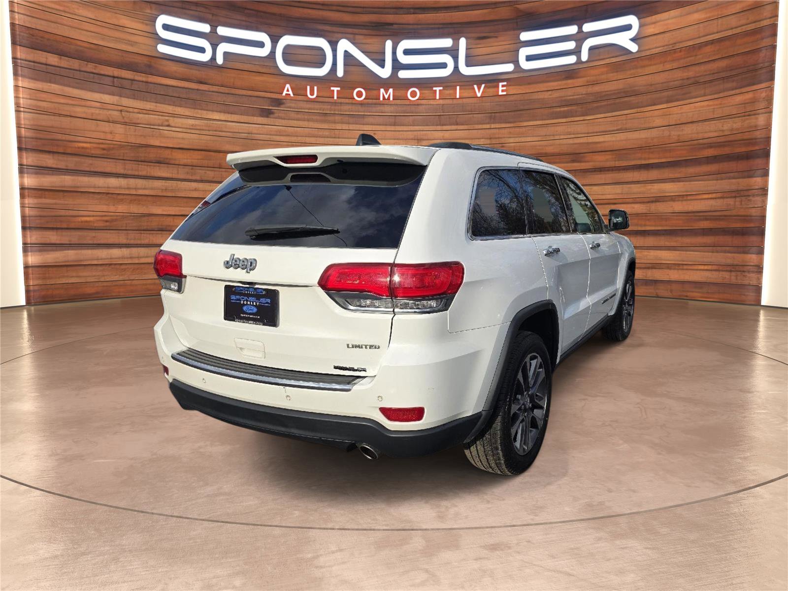 Used 2018 Jeep Grand Cherokee Limited w/ Luxury Group II image 7