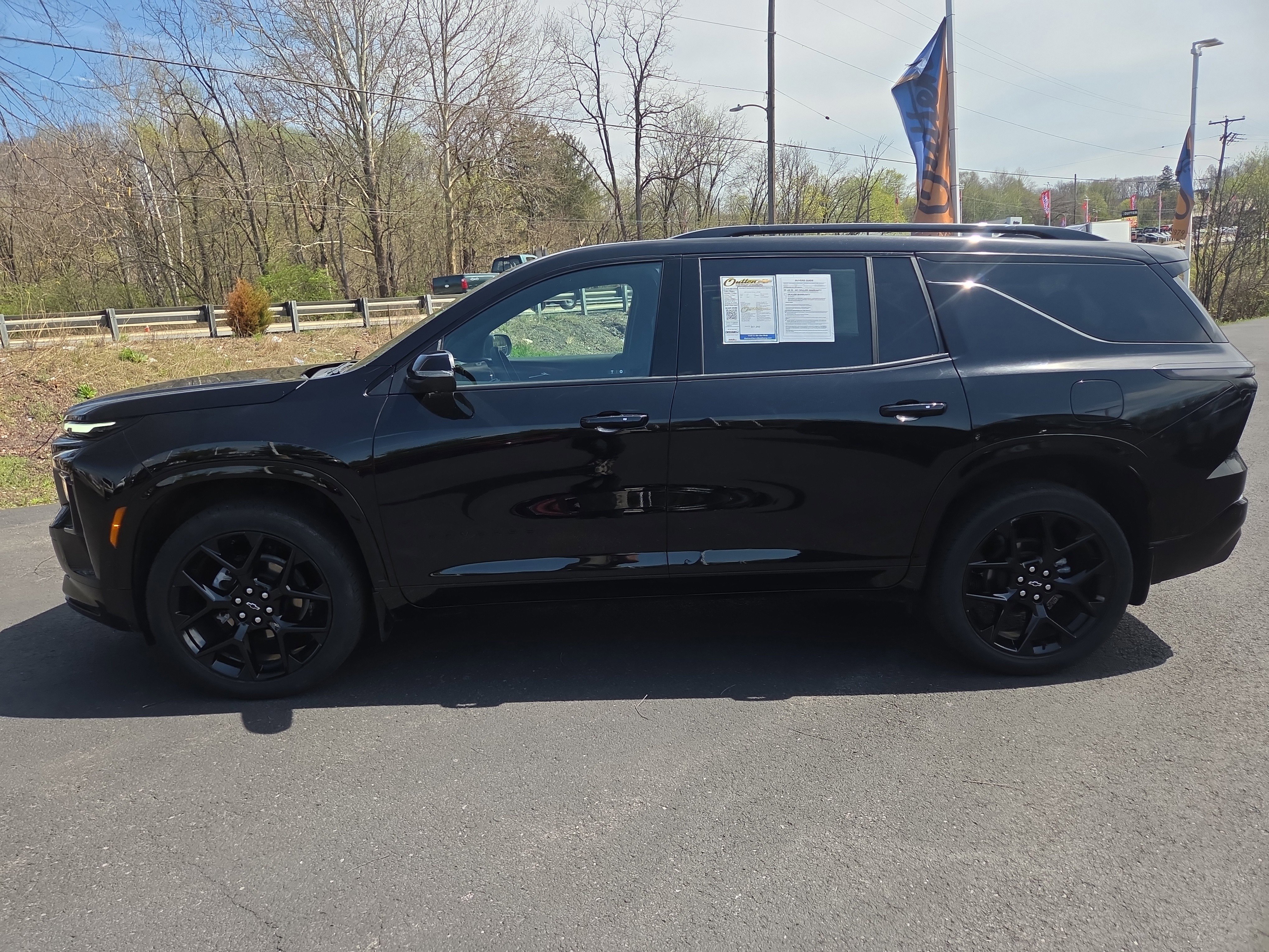 Used 2025 Chevrolet Traverse RS w/ LPO, Floor Liner Package AWD/4WD image 6