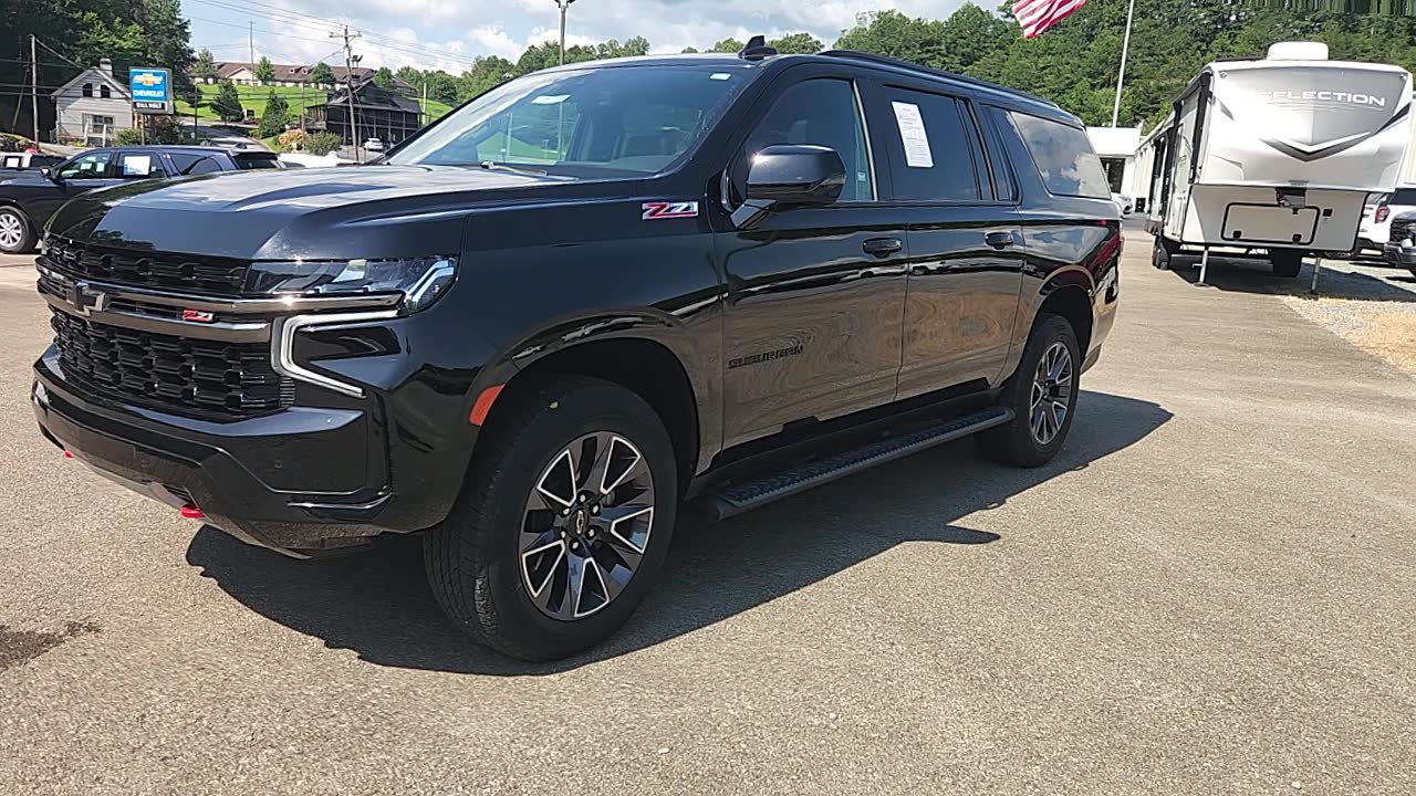 Used 2021 Chevrolet Suburban Z71 w/ Z71 Signature Package AWD/4WD image 2