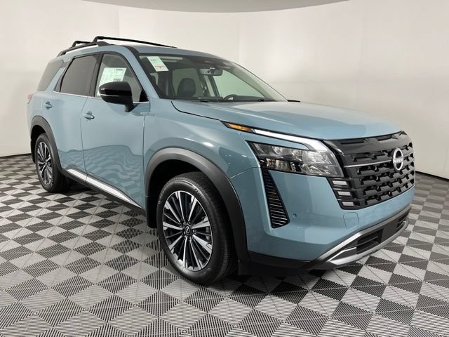 New 2026 Nissan Pathfinder Platinum FWD image 3
