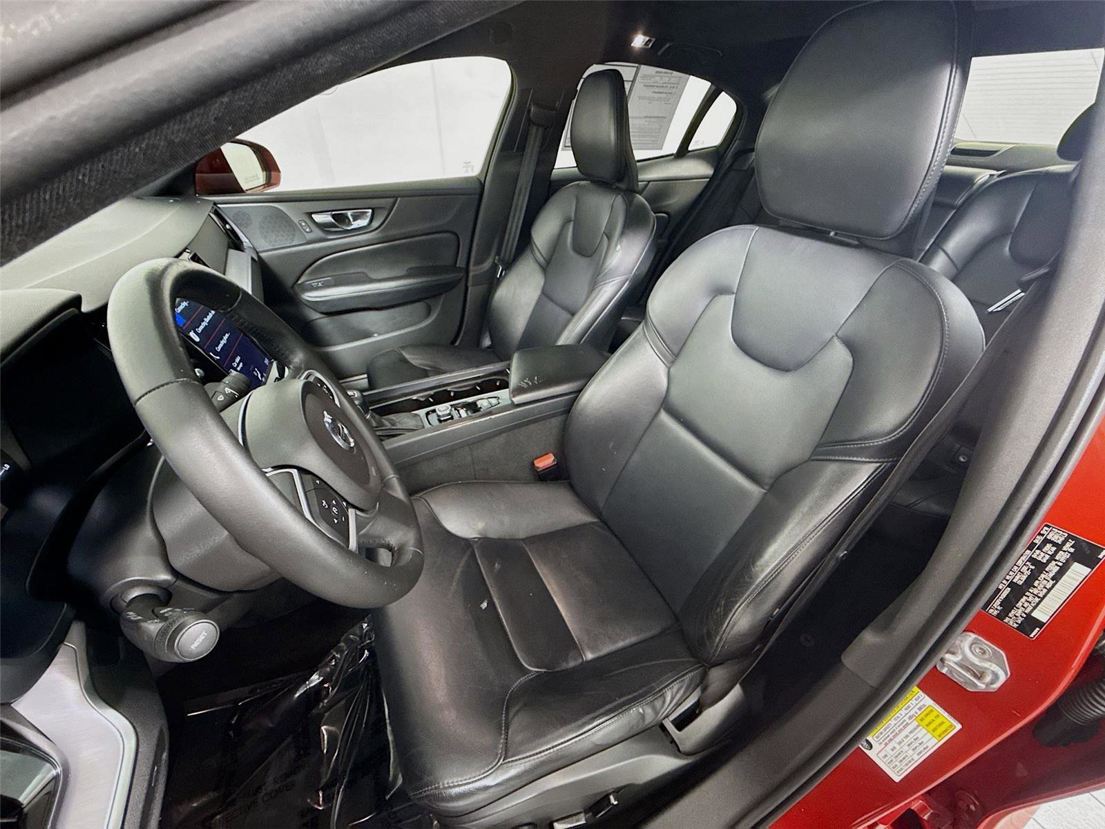 Used 2019 Volvo S60 T5 Momentum w/ Premium Package image 2