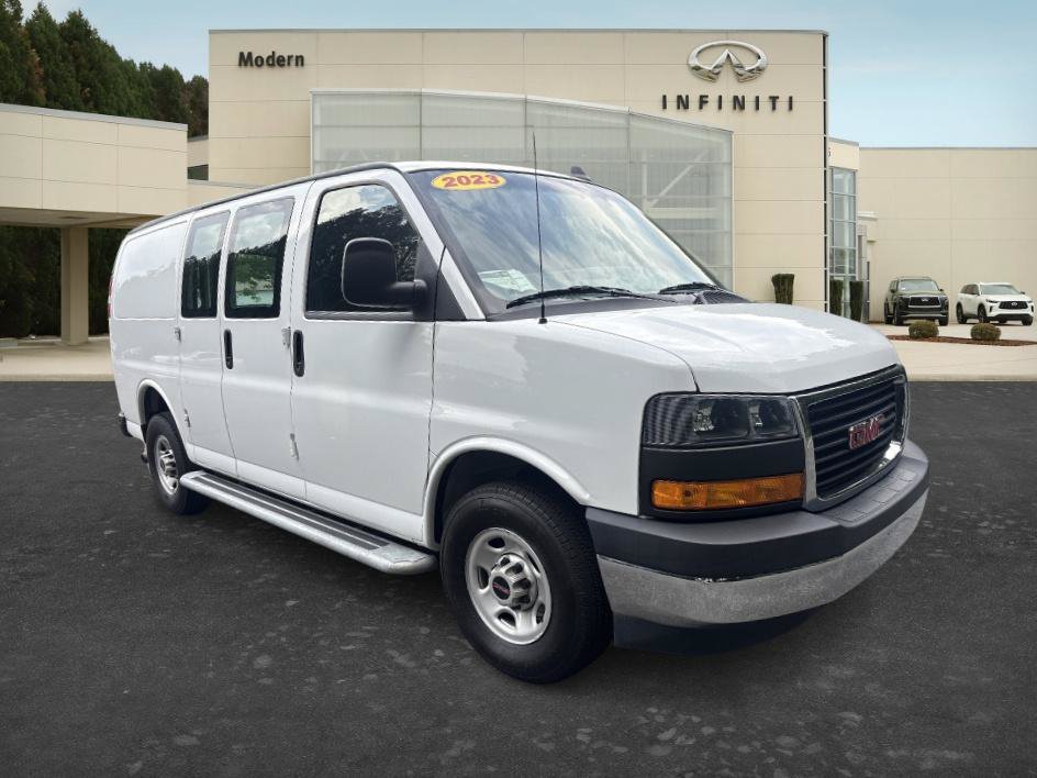 Used 2023 GMC Savana 2500 w/ Driver Convenience Package RWD image 3