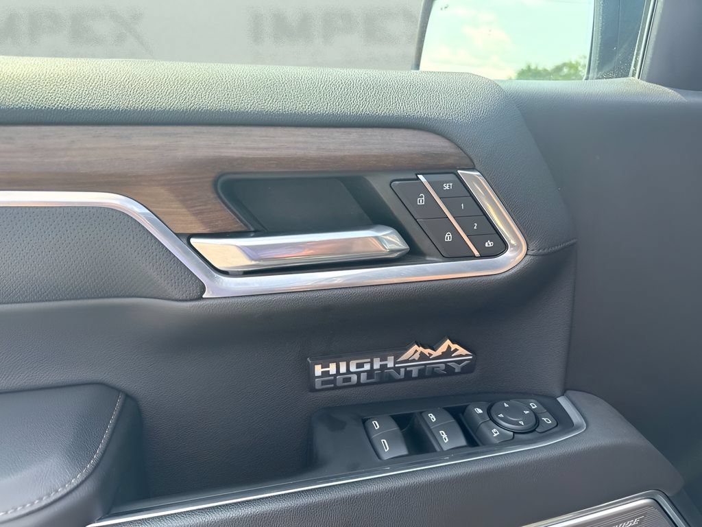 Used 2023 Chevrolet Silverado 1500 High Country AWD/4WD image 18