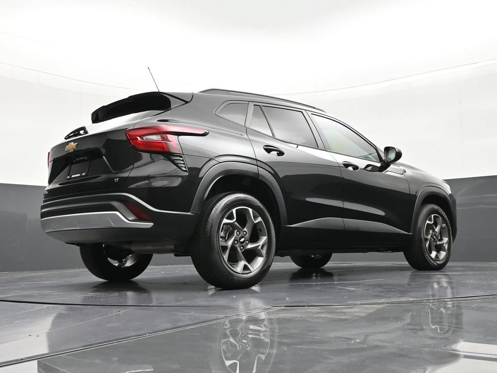 Used 2024 Chevrolet Trax LT FWD image 21